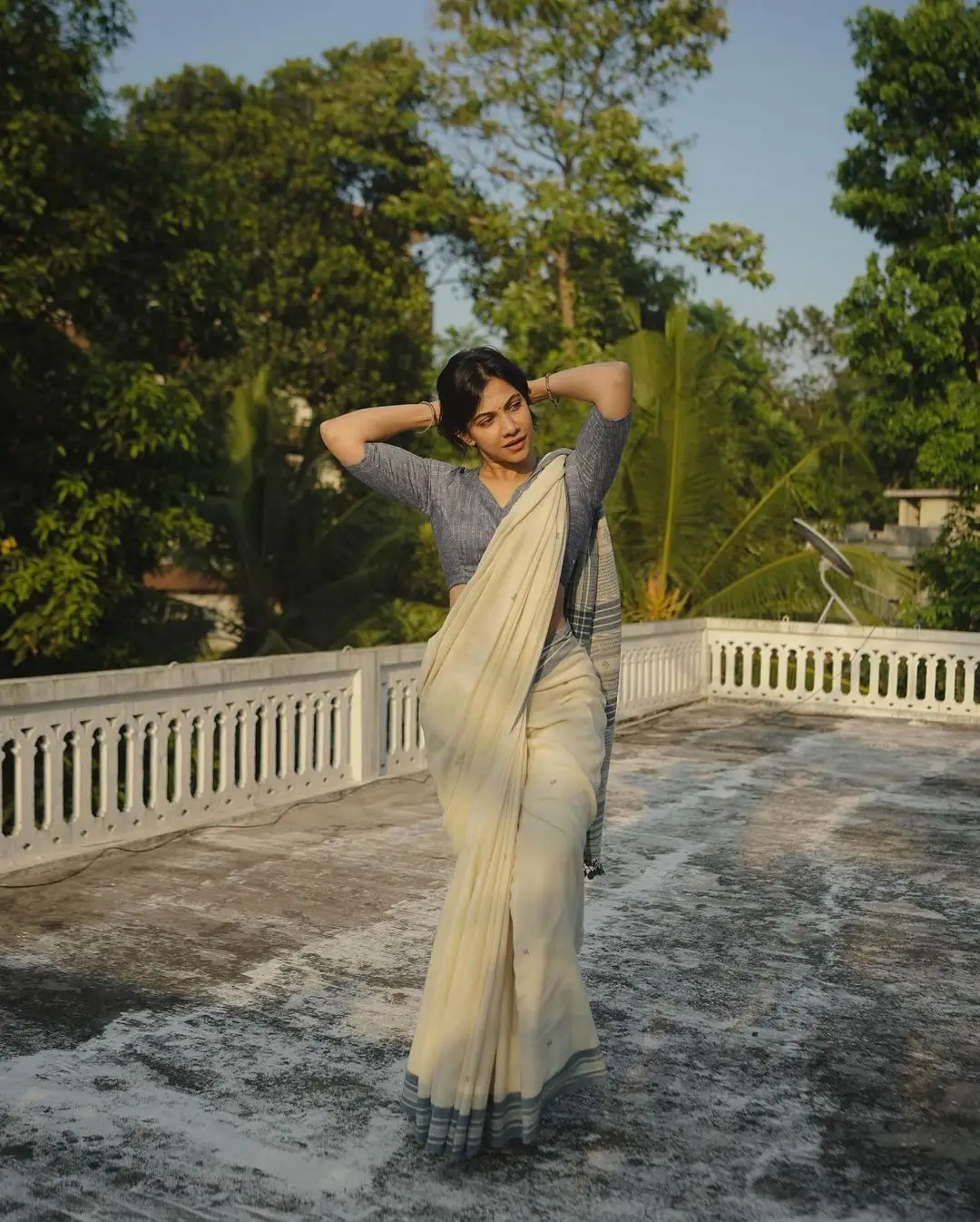 Tamil Girl Madonna Sebastian Wearing White Saree Blue Blouse